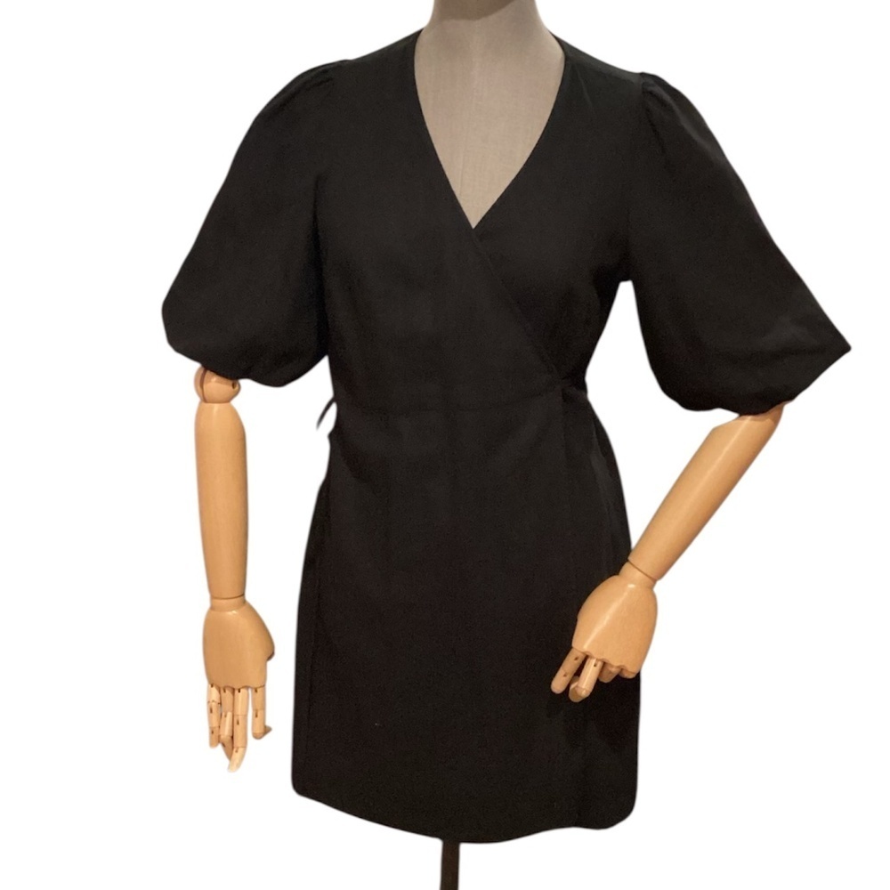 NWOT. Linen Blend, with cotton, Old navy, black, puff sleeve wrap dress, small